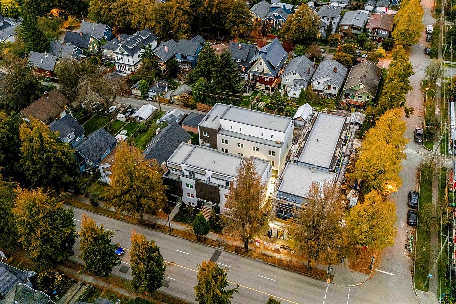 2071 E 1st Avenue Vancouver, BC - 38