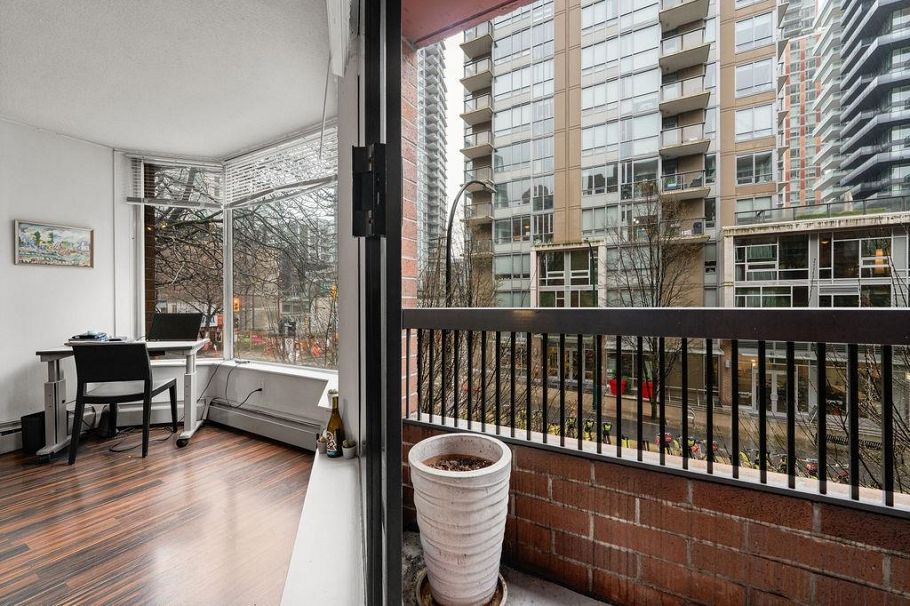 301 1333 Hornby Street Vancouver, BC - 20