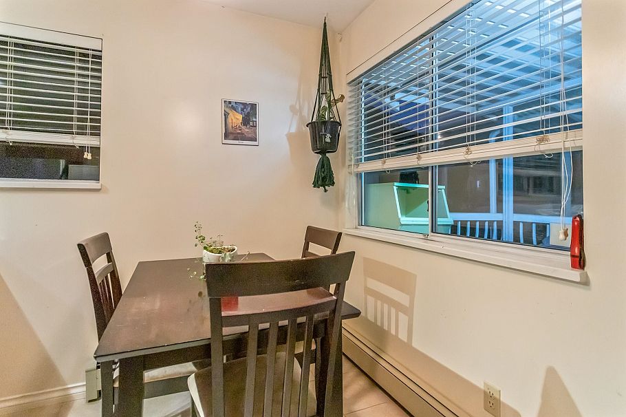 2586 W 8th Avenue Vancouver, BC - 8