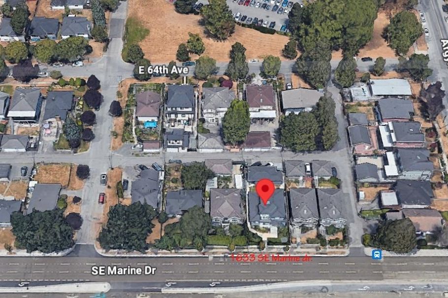 1633 SE Marine Drive Vancouver, BC - 40