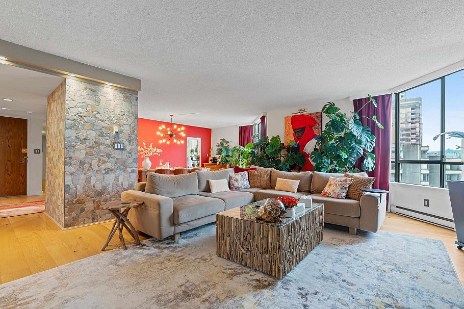 1601 738 Broughton Street Vancouver, BC - 2