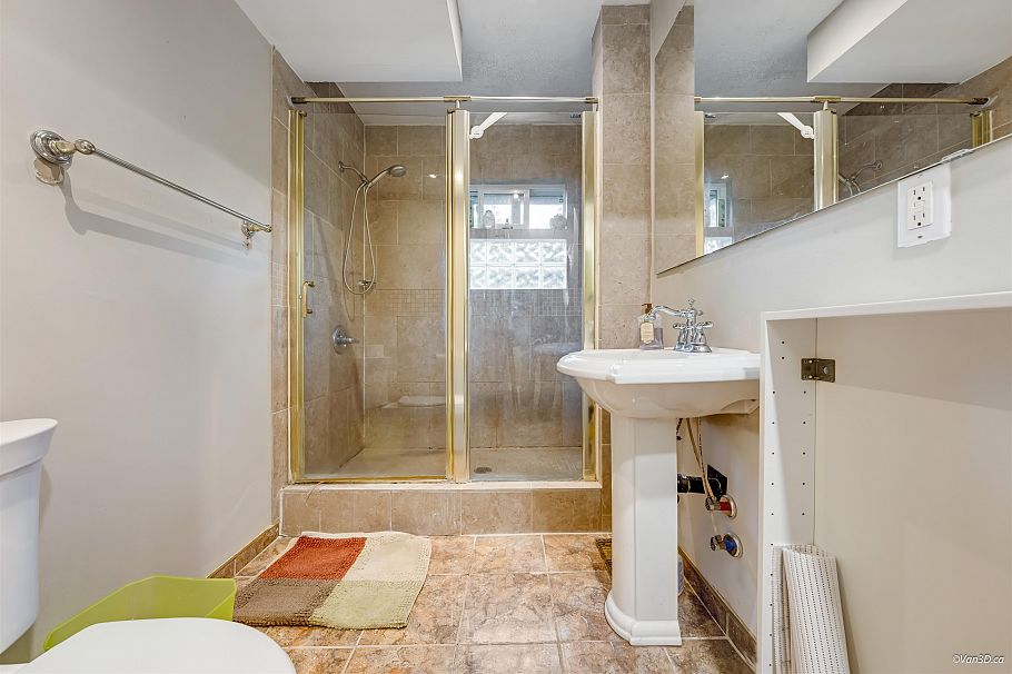 465 Felton Road North Vancouver, BC - 28