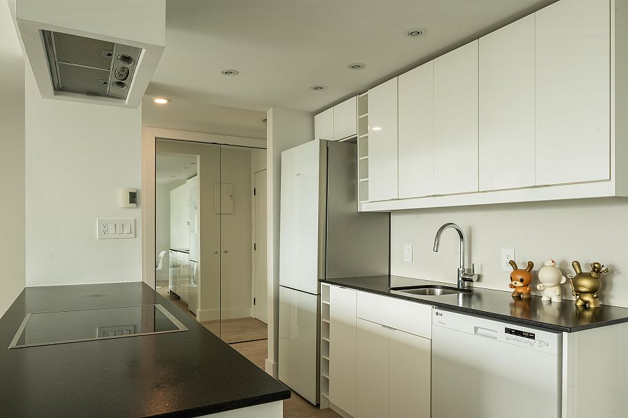 1806 1725 Pendrell Street Vancouver, BC - 6