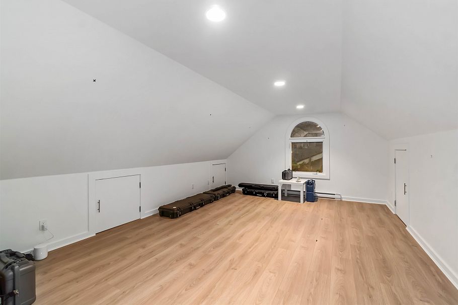 3322 W 38th Avenue Vancouver, BC - 35