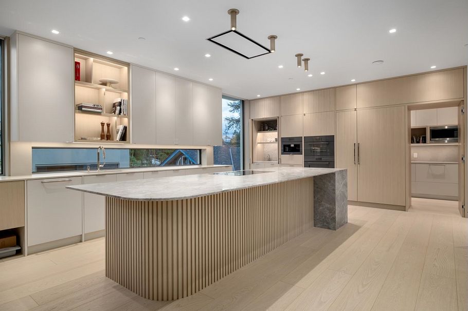 4521 Langara Avenue Vancouver, BC - 8