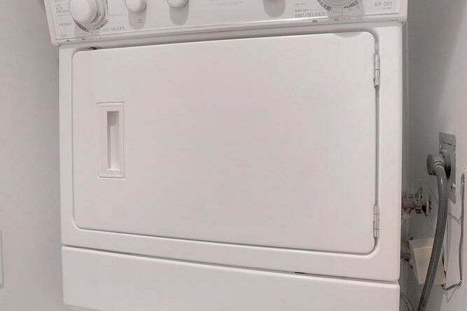 7 232 E 6th Street North Vancouver, BC - 29