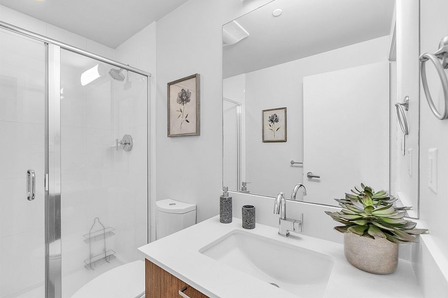 202 1330 Marine Drive North Vancouver, BC - 26