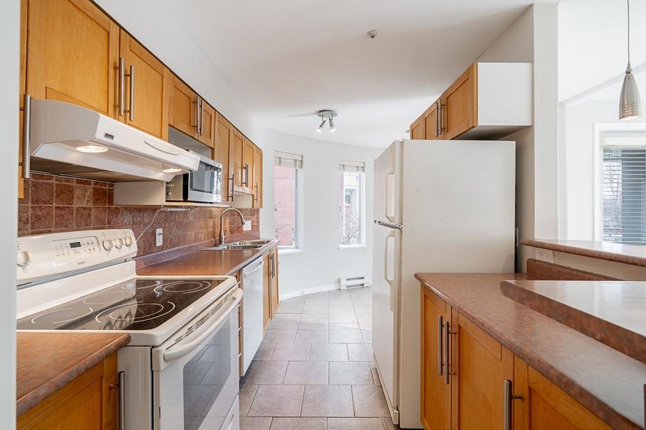 101 120 E 2nd Street North Vancouver, BC - 9