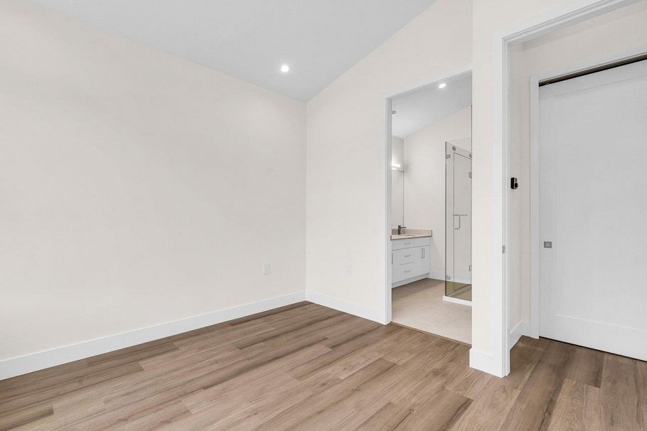 2 4257 Knight Street Vancouver, BC - 29