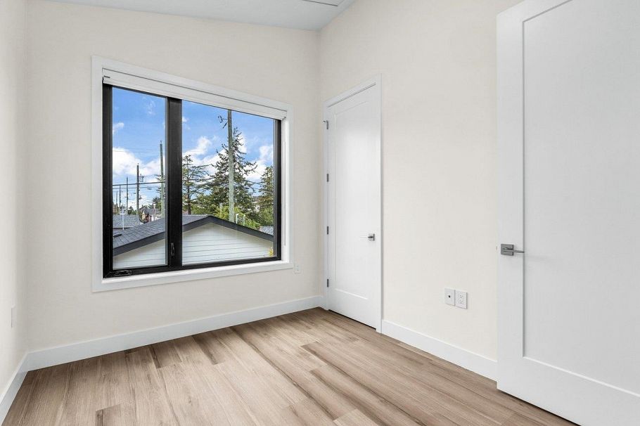 2 4257 Knight Street Vancouver, BC - 18