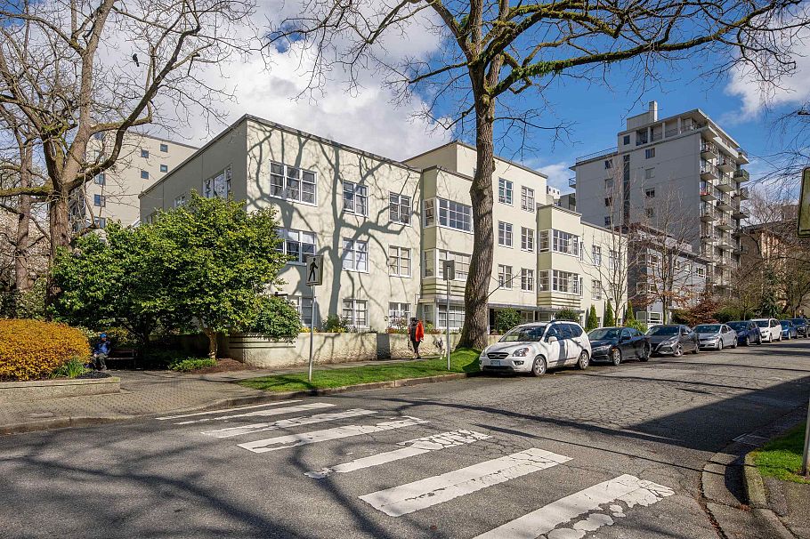 303 1565 Burnaby Street Vancouver, BC - 2