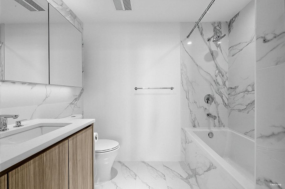 1215 8611 Hazelbridge Way Richmond, BC - 15