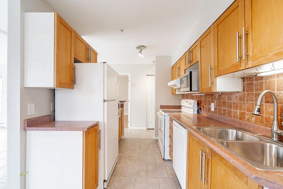 101 120 E 2nd Street North Vancouver, BC - 10