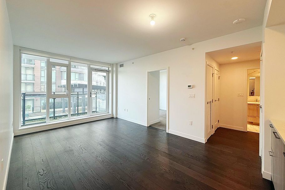 609 3200 Corvette Way Richmond, BC - 2