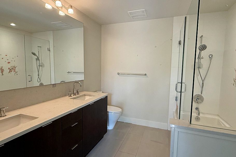 6180 Oak Street Vancouver, BC - 10