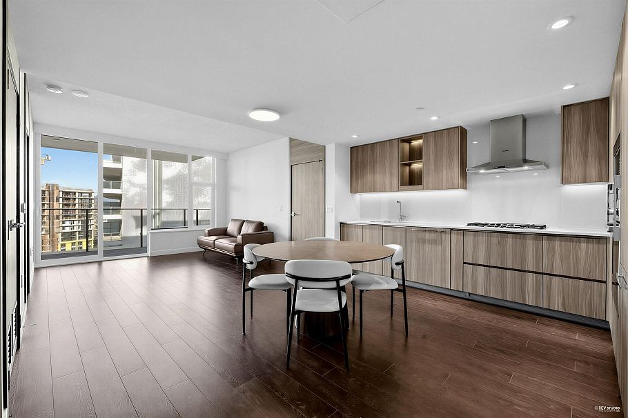 1215 8611 Hazelbridge Way Richmond, BC - 2