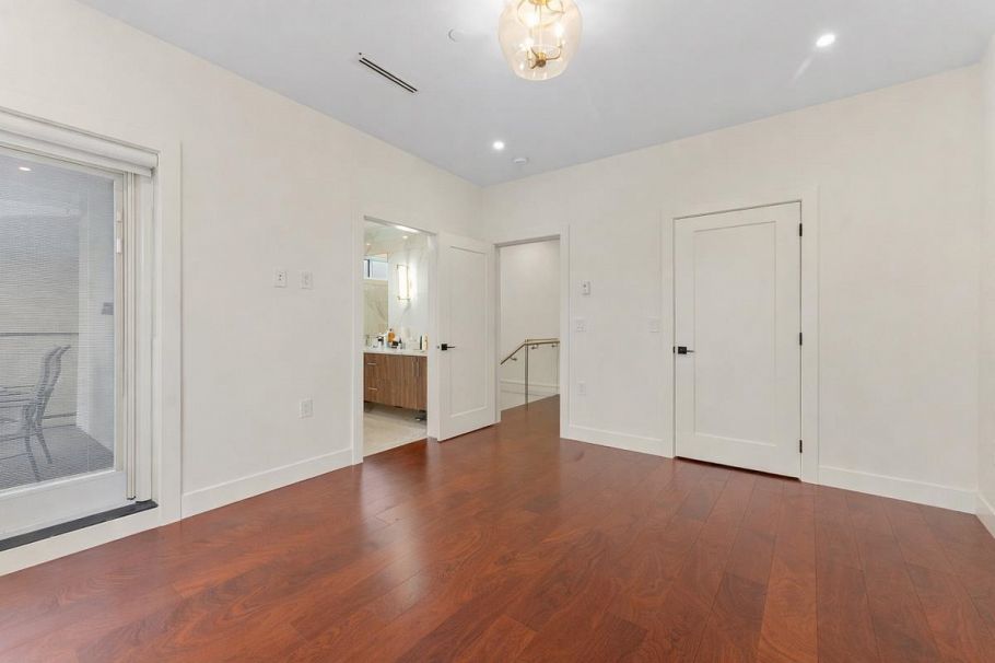 2719 E 46th Avenue Vancouver, BC - 15