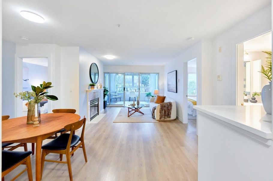 313 855 W 16th Street North Vancouver, BC - 4