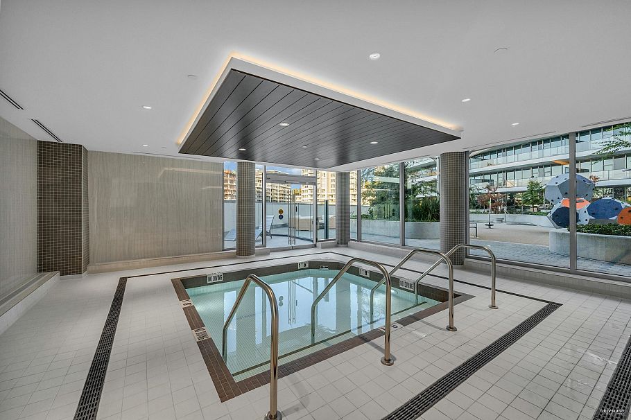 1215 8611 Hazelbridge Way Richmond, BC - 20