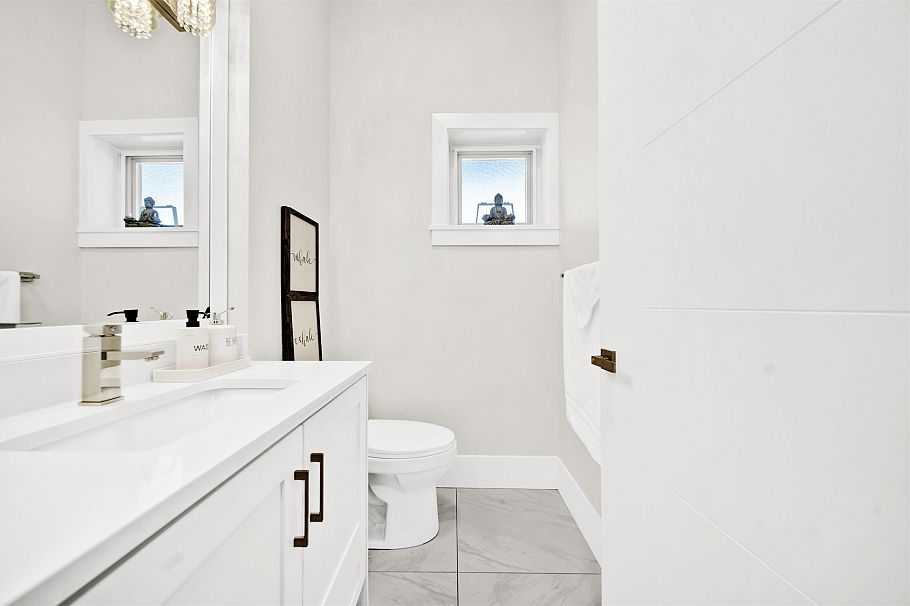 945 E 20th Avenue Vancouver, BC - 11