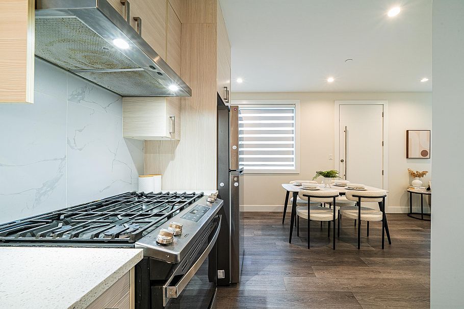 7261 E Sherbrooke Street Vancouver, BC - 7