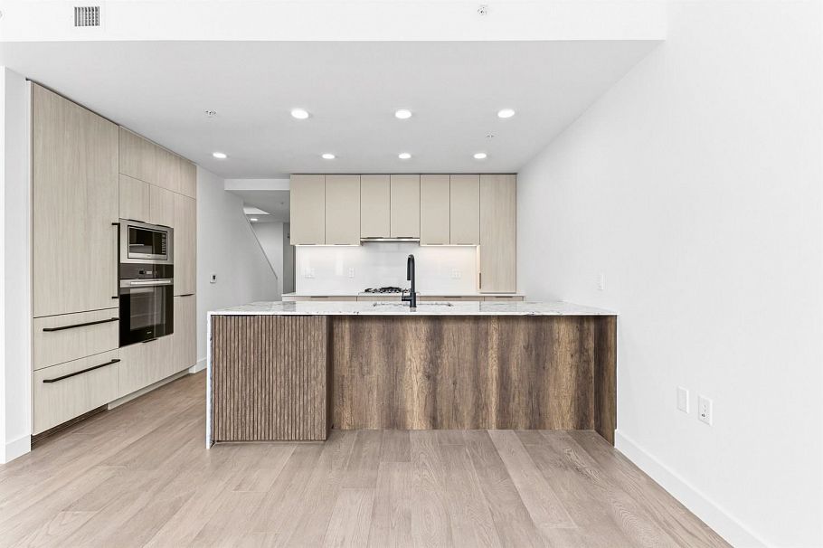 303 3590 W 39th Avenue Vancouver, BC - 2