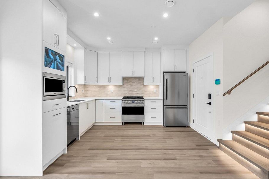 2 4257 Knight Street Vancouver, BC - 8