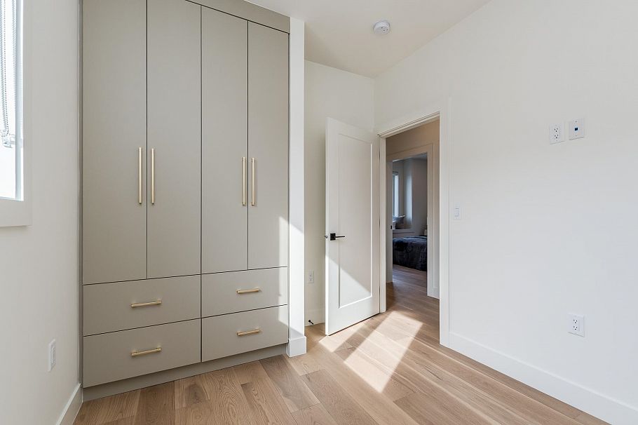 1 2263 E 35th Avenue Vancouver, BC - 18