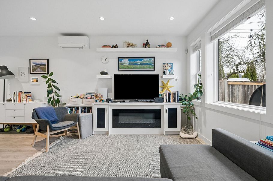 4382 Perry Street Vancouver, BC - 7