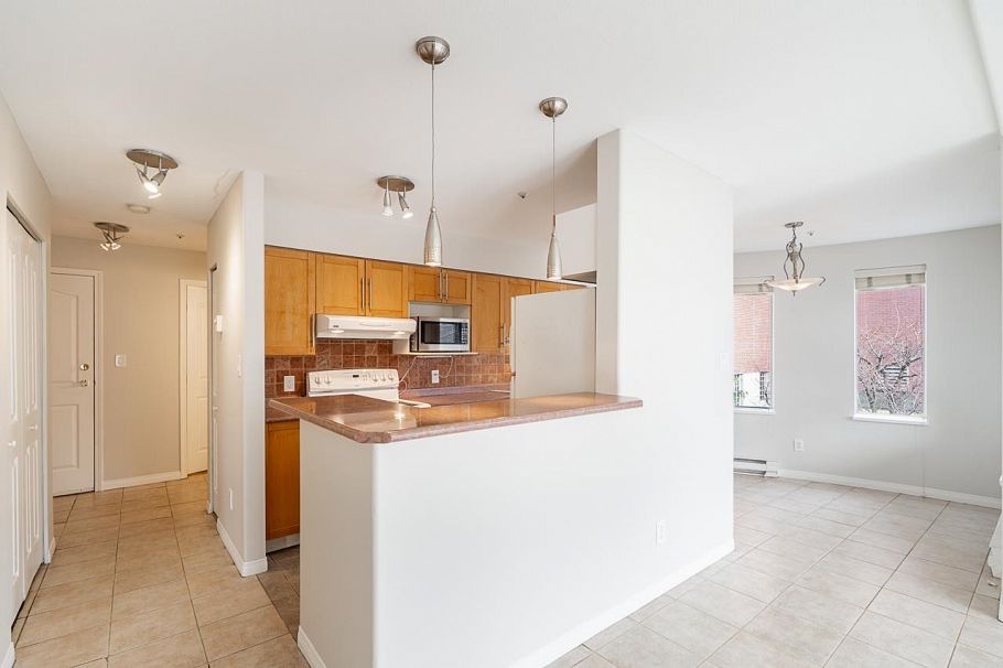 101 120 E 2nd Street North Vancouver, BC - 13