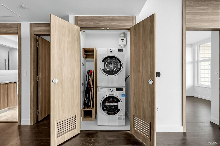 1215 8611 Hazelbridge Way Richmond, BC - 18