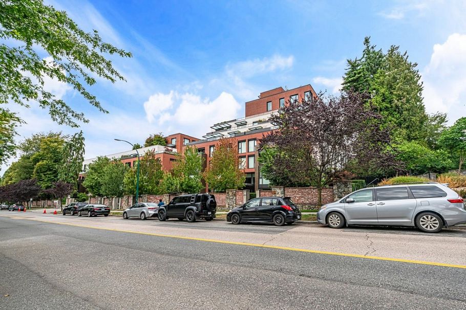 602 1561 W 57th Avenue Vancouver, BC - 2