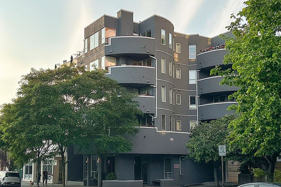 101 120 E 2nd Street North Vancouver, BC - 1