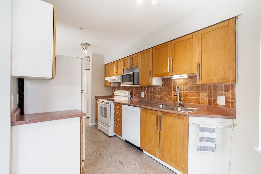 101 120 E 2nd Street North Vancouver, BC - 11