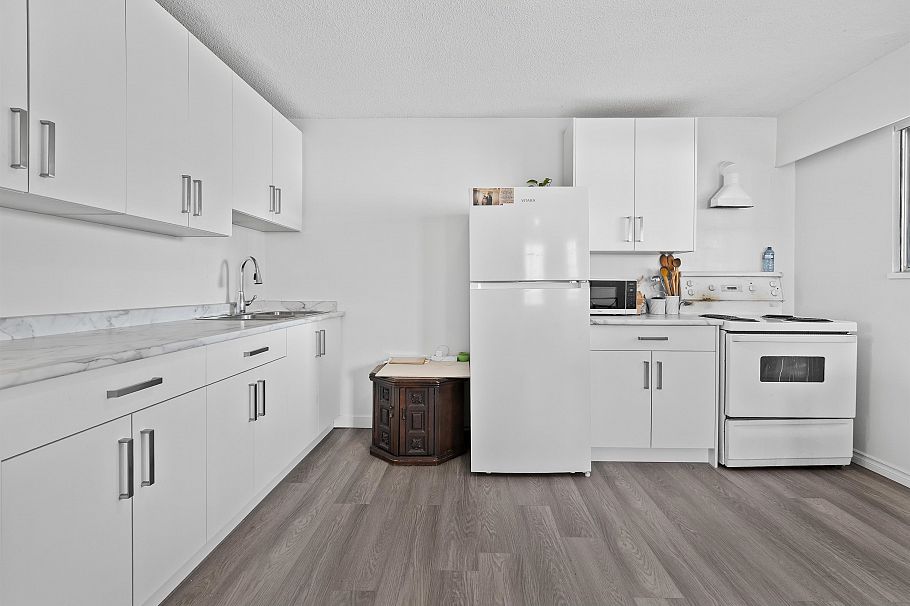 7656 Main Street Vancouver, BC - 15