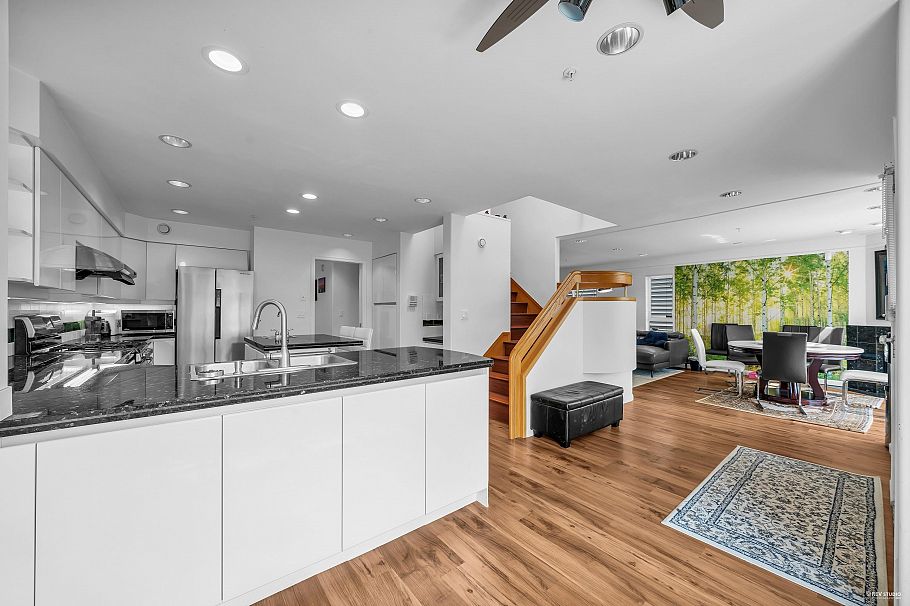 2848 W 20th Avenue Vancouver, BC - 5