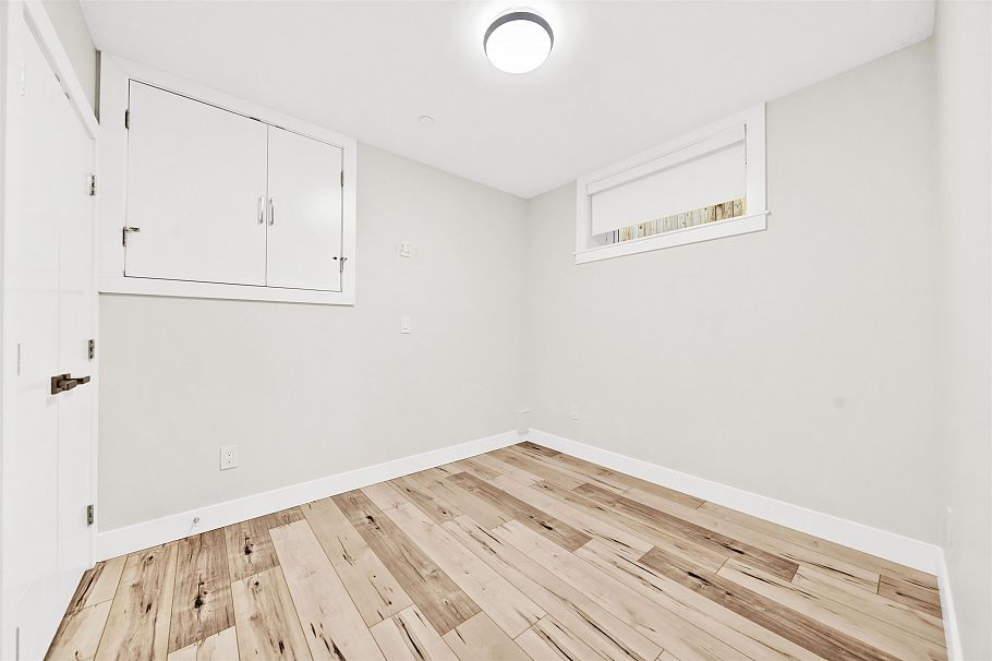 945 E 20th Avenue Vancouver, BC - 29