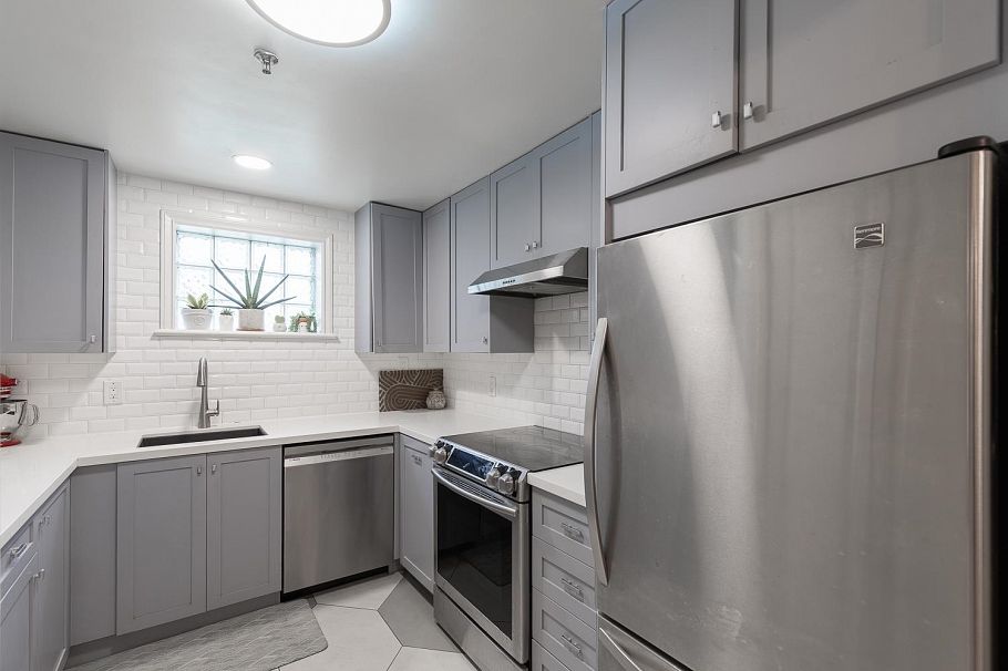 1 451 E Pender Street Vancouver, BC - 17