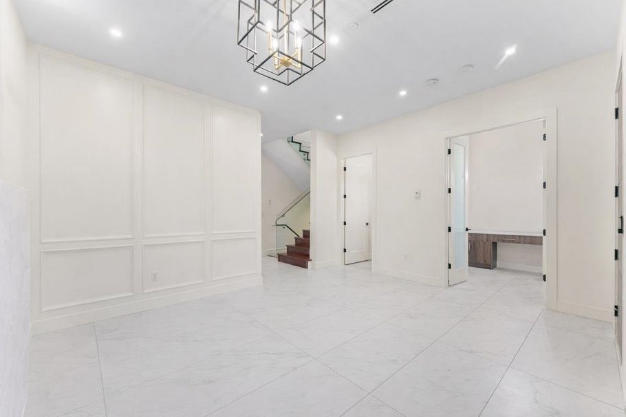 2719 E 46th Avenue Vancouver, BC - 7