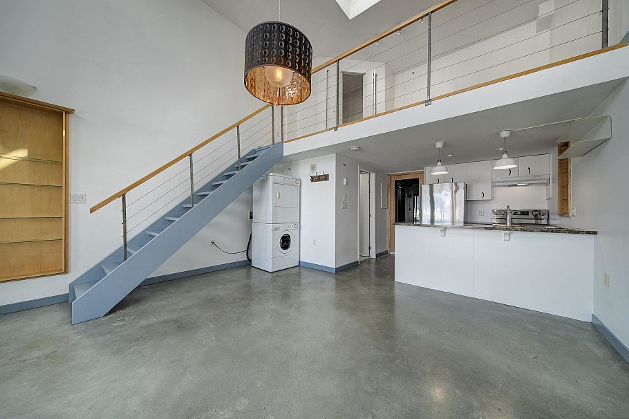 806 22 E Cordova Street Vancouver, BC - 11