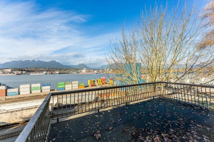 2709 Wall Street Vancouver, BC - 8