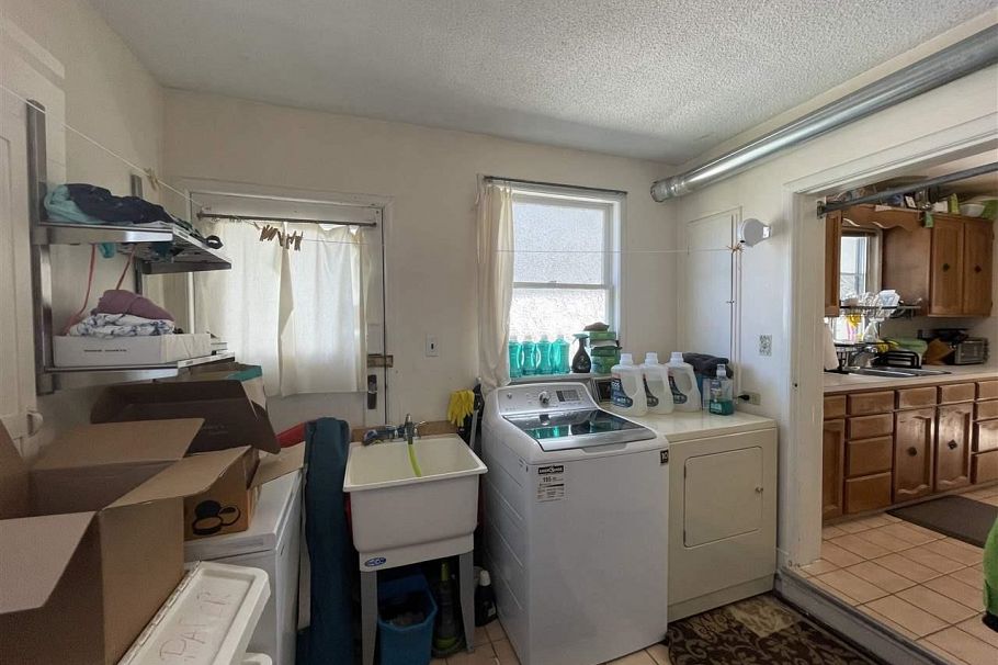 88 W 48th Avenue Vancouver, BC - 6