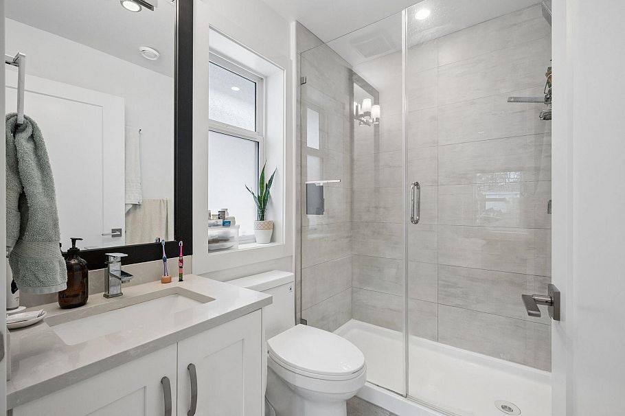 4382 Perry Street Vancouver, BC - 21