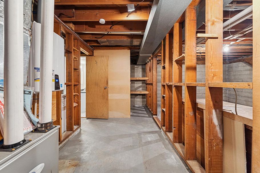 1521 E 64th Avenue Vancouver, BC - 28