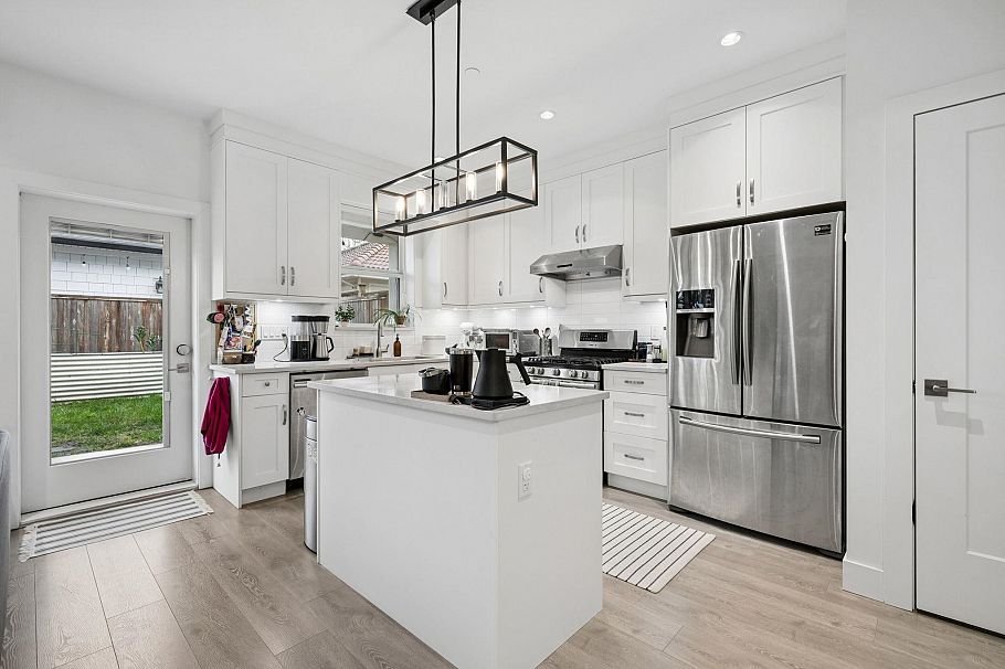 4382 Perry Street Vancouver, BC - 16