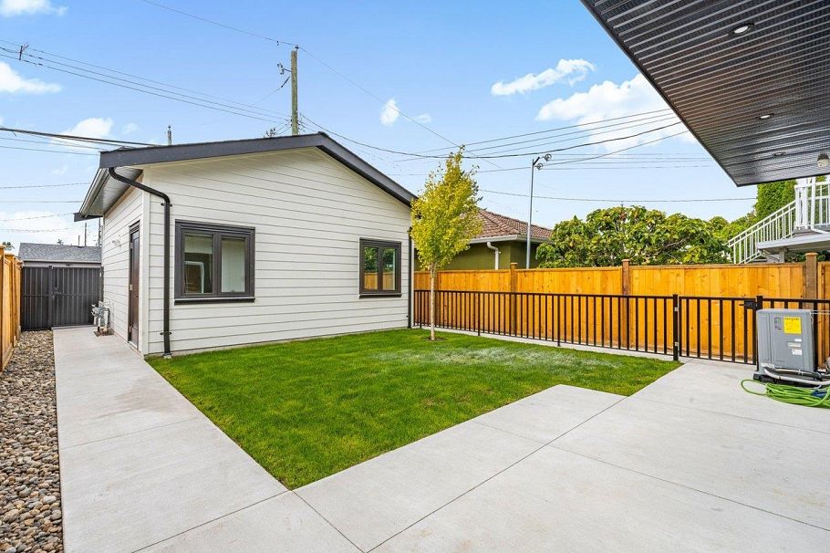 2 4257 Knight Street Vancouver, BC - 36