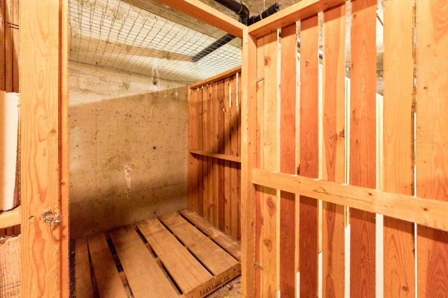 313 855 W 16th Street North Vancouver, BC - 24