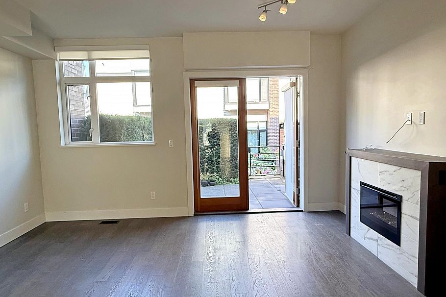 6180 Oak Street Vancouver, BC - 6