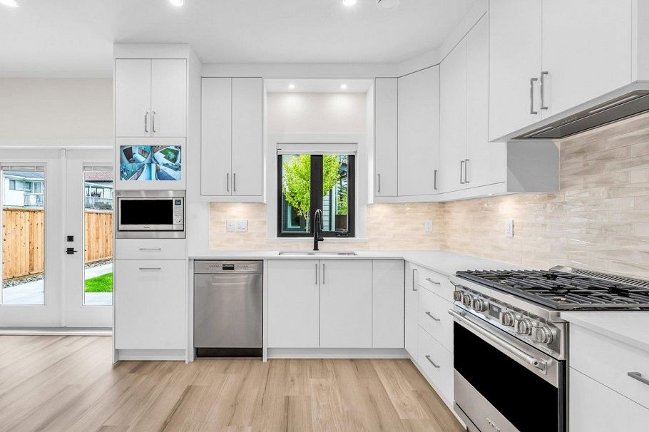 2 4257 Knight Street Vancouver, BC - 10