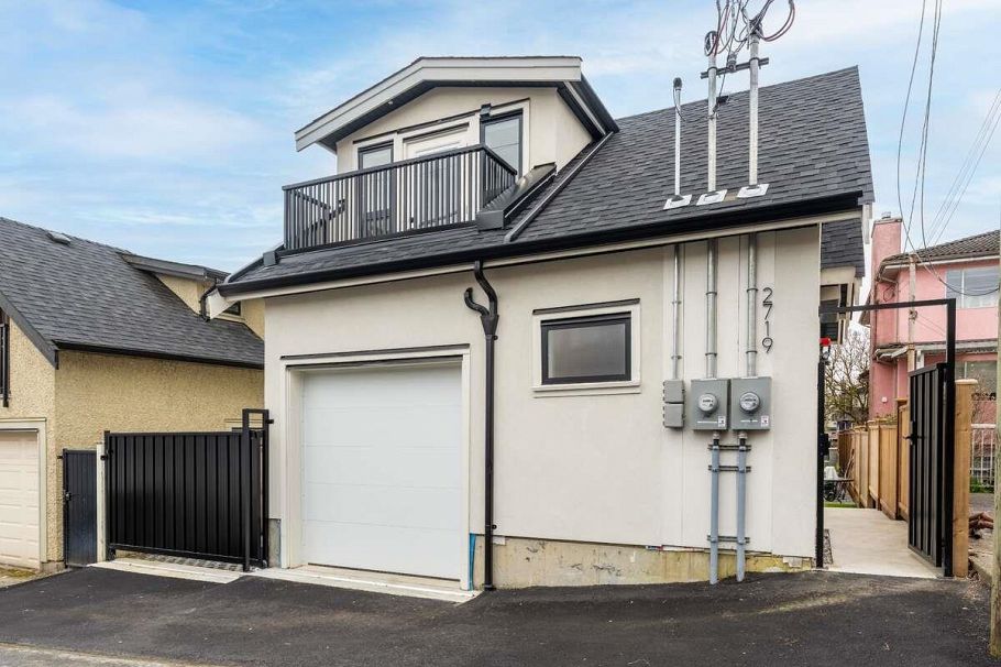 2719 E 46th Avenue Vancouver, BC - 29